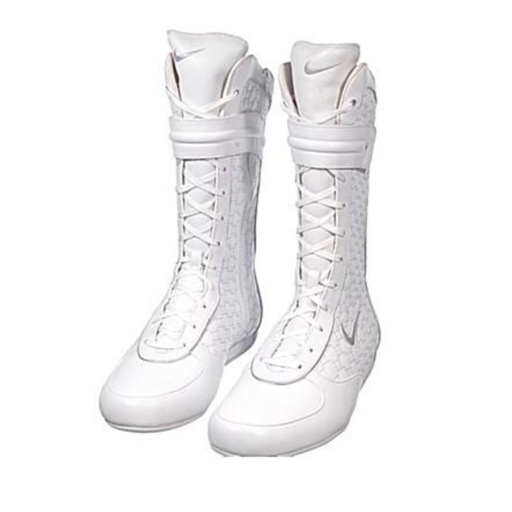 Nike women’s white hypnotize high boxing shoes